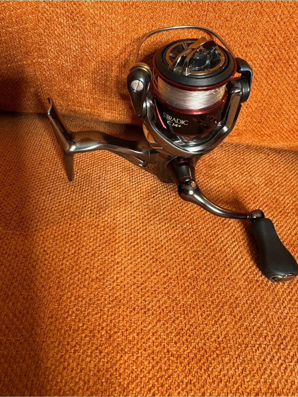 Shimano 1000 Spinning Reel - Picture 3 of 3